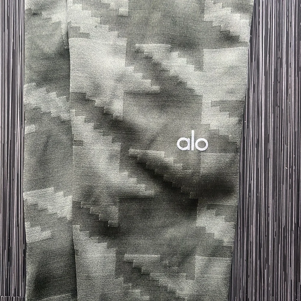 Alo Yoga Jungle Houndstooth Print Leggings - Size XS